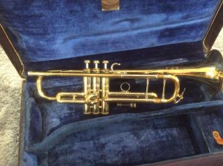 Bach Mt.  Vernon vintage trumpet (1957) 3