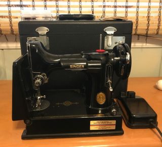 Vintage Singer Portable Electric Sewing Machine 221 - 1 Featherweight W/ Case Read
