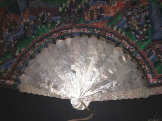 Fine Chinese Carved Mother Of Pearl Hand Painted Figural Scene 100 Faces Fan