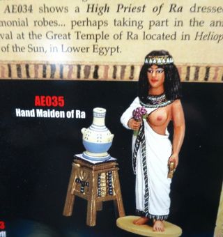 King &country 54mm Ancient Egyptian Hand Maiden Of Ra,  Vase Ae35 2006 Mib Oop
