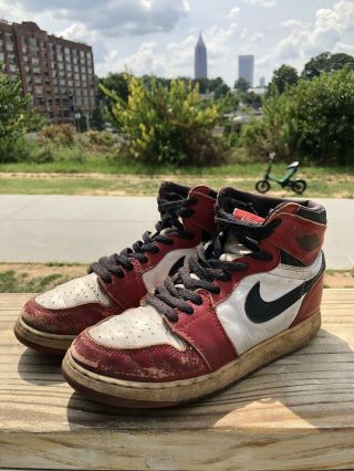 Vintage 1994 Chicago Nike Air Jordan 1 Size 5.  5
