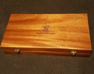 Smith And Wesson S&w Wood Wooden Box Display Case 44mag 357 Mag Revolver