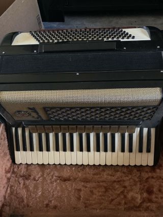 Vintage Italy Scandalli accordion with case 2