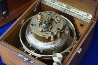 Thomas Mercer Double Box Marine Chronometer,  circa 1958 10