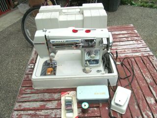 Vintage Morse Fotomatic Iv Model 4400 Sewing Machine In Case -