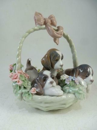 Vintage Porcelain Lladro Spain Puppy Dog Basket Flower Figurine Statue Old 5.  25 "