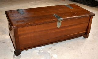 Vintage Rustic Solid Red Cedar Trunk Chest Coffee Table Antique Furniture 9