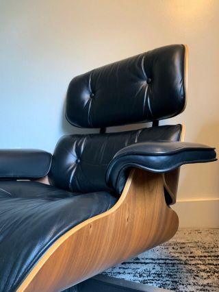 Herman Miller Eames Lounge Chair & Ottoman - Walnut and Black Leather 2002 3