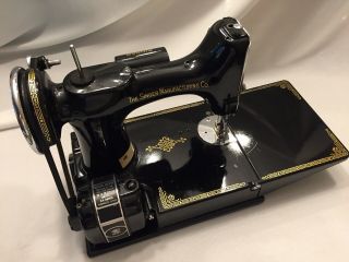 Vintage 1940 Singer Sewing Machine Featherweight 221 With Case 2