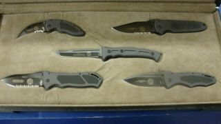 MASTERS OF DEFENSE KNIFE SET THIS IS A RARE FIND ALL IN CASE 4