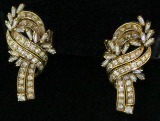 Vintage Heavy 18k Gold Elegant 2.  50ctw Vs1/g Diamond Cluster Ribbon Earrings