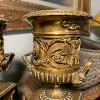 c.  1820 French Restauration Gold Gilt Medici Style Ormolu Mantle Urns or Vases 3