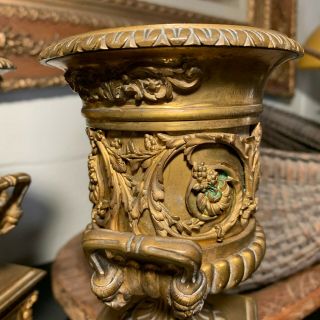 c.  1820 French Restauration Gold Gilt Medici Style Ormolu Mantle Urns or Vases 4