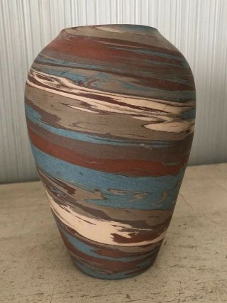 Vintage Signed Second Art Mark? Niloak Art Pottery Swirl Flower Vase 7.  25” Tall
