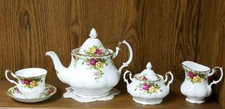 Vintage Royal Albert Old Country Roses - Large Tea Pot / Creamer / Sugar Bowl