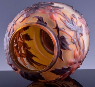 EXTREMELY RARE c1920 EMILE GALLE MOLD - BLOWN CLEMATIS CAMEO ART GLASS VASE 9