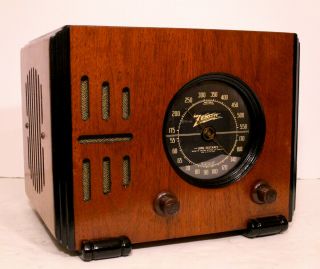 Old Antique Wood Zenith Vintage Tube Radio - Restored & Black Dial Cube