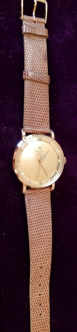 Vintage Mens Oversized 18k Solid Gold Universal Geneve Wristwatch 9