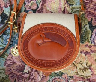 Vintage Dooney And Bourke Big Duck Shoulder Bag Bone And British Tan U.  S.  A.