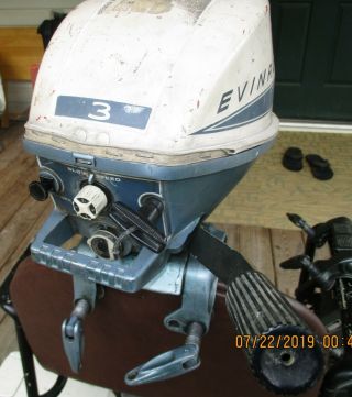 Vintage Outboard Boat Motor 1968 Evinrude Lightwin 3 Hp Weedless Model 3806a