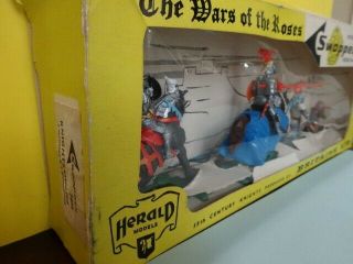 VINTAGE BRITAINS SWOPPET KNIGHT BOX SET 7475,  WARS OF THE ROSES,  Toy Soldiers UK 2