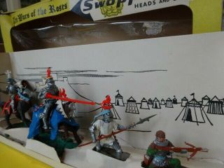 VINTAGE BRITAINS SWOPPET KNIGHT BOX SET 7475,  WARS OF THE ROSES,  Toy Soldiers UK 3