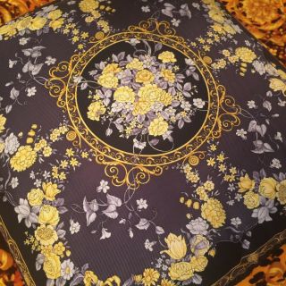 Vtg Gianni Versace silk pillow Made in Italy yellow flower two sided 4