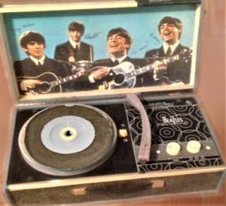 Rare 1964 Beatles Phonograph Record Player w/ Box & Booklet EXC Plays 4