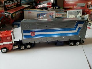 Vintage G1 Transformers Optimus Prime 1984 Action Figure and Trailer 2