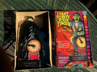 I Vant To Bite Your Finger “the Dracula Game” 1981 Hasbro Vintage Halloween Fun