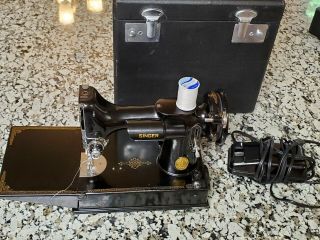 Vintage 1948 Singer Featherweight Sewing Machine W/ Case