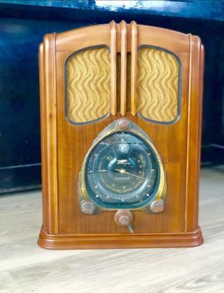 Antique Zenith " The Waltons " Tombstone Wood Case Tube Radio Model 9 - S - 232