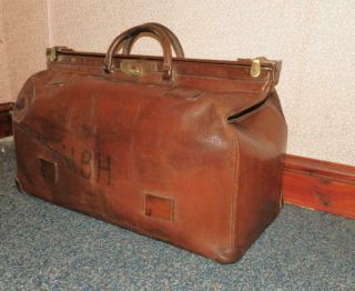 Vintage/antique Large Leather Gladstone Bag - Sports Bag In Rich Mahogany
