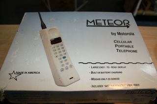 1992 Meteor Motorola Vintage Cell Phone Cellular Portable Telephone Brick