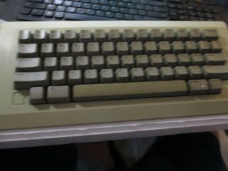 Vintage Apple Macintosh M0110 Keyboard D138 Qq