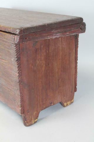 VERY RARE 17TH C MA PILGRIM TABLE TOP BLANKET CHEST WOOD PINTLE HINGES 6