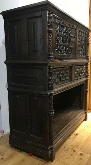 16th century oak cupboard 2