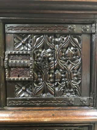16th century oak cupboard 6