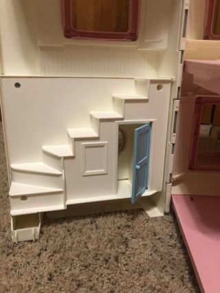 Vintage Fisher Price 1993 Loving Family Dream Doll House With 33 Acc.  & Figures 4