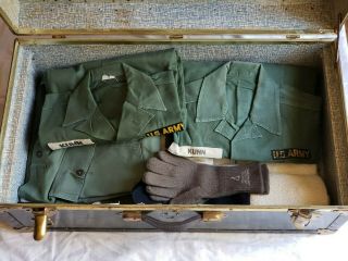 Vintage US Military Army Foot Locker 1963,  wardrobe,  badges and much more 2