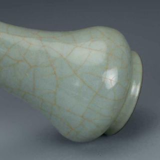 Chinese Song Dynasty Guan Kiln Green Glaze Porcelain Vase. 5