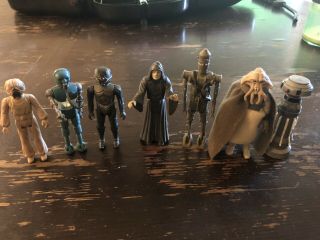 VINTAGE STAR WARS ACTION FIGURES WITH DARTH VADER CASE.  53 CHARACTERS 67 TOTAL. 8