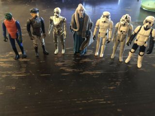 VINTAGE STAR WARS ACTION FIGURES WITH DARTH VADER CASE.  53 CHARACTERS 67 TOTAL. 9