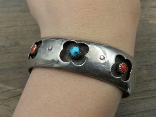 Vtg Navajo R.  Spencer Sterling Silver Turquoise & Coral Shadowbox Cuff Bracelet 4