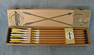 Vintage Browning Arrows Dozen Box Wood Points Turkey Feathers Yellow
