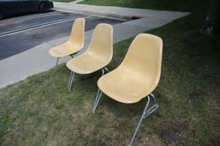 3 Vintage Herman Miller Eames beige Shell Chairs cream tan wide base 4