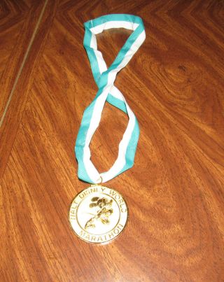 Wdw Disney Rare Vintage Inaugural Marathon Medal Mickey Mouse 1994 Collectible