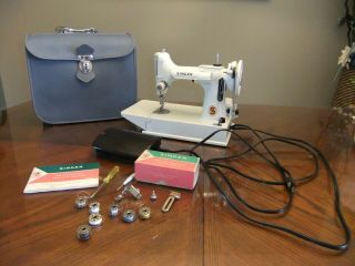 Singer 221 K Featherweight Sewing Machine With Rare Blue Case (canadian Version)