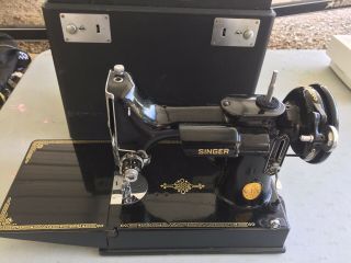Vintage Portable Singer Featherweight Sewing Machine With Case And Accessories