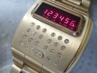 Vintage Men ' s Pulsar Calculator Flick Wrist LED Digital Goldfilled Watch 12